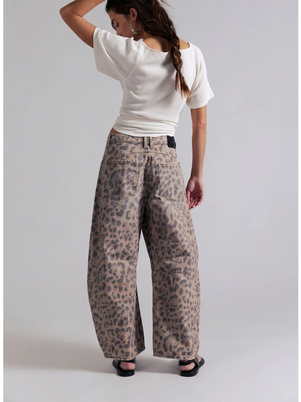 Leopard Print barrel Leg Jeans size 29 - Picture 2 of 6